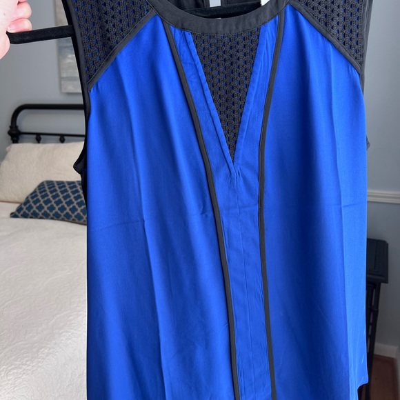 NWT Daniel Rainn Sleeveless blue and black top. Size small. Back is solid black. - Picture 7 of 10